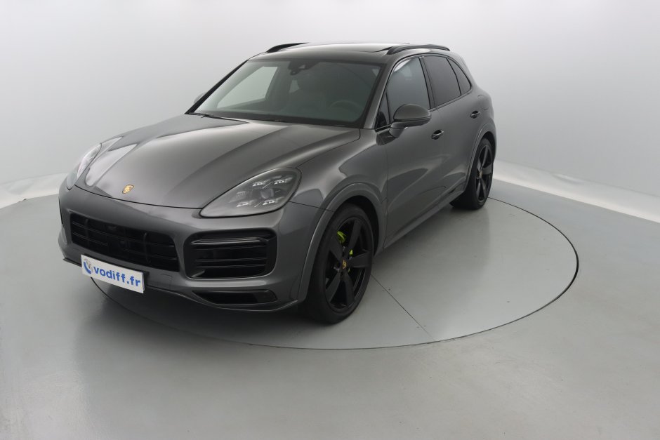 PORSCHE CAYENNE E-HYBRID 462 CV - Neuf 154 758 euros 