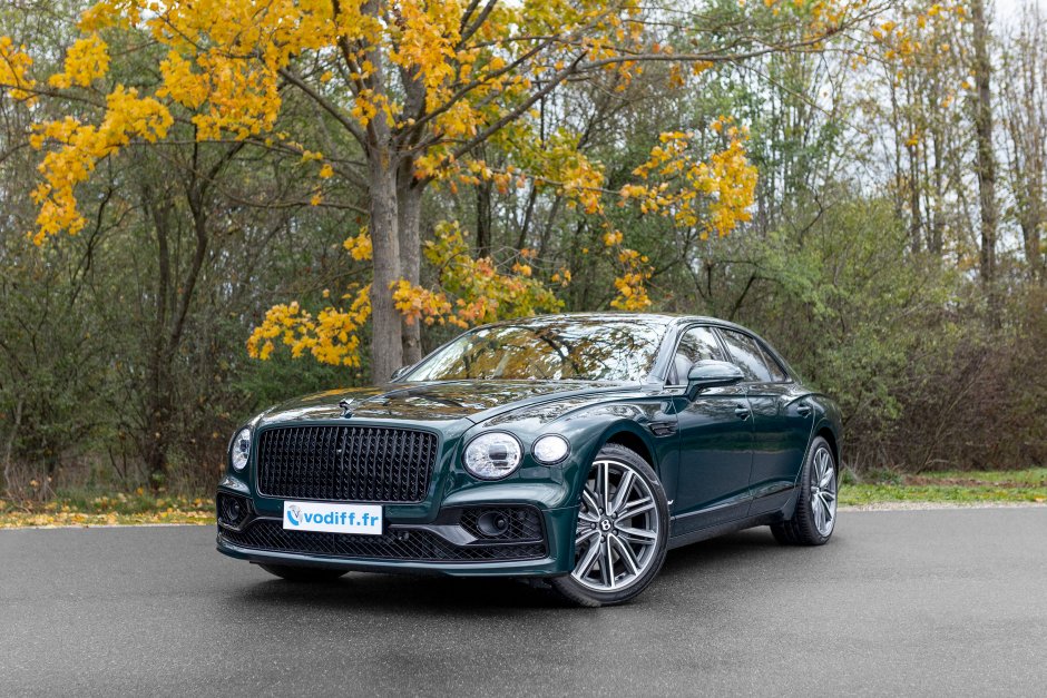 BENTLEY FLYING SPUR HYBRID 544 CH