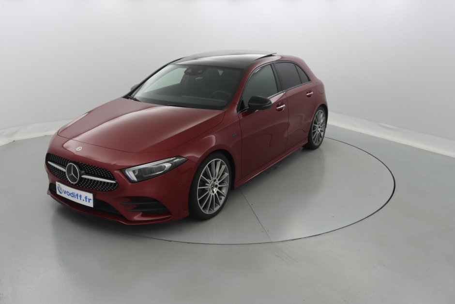MERCEDES CLASSE A 250e AMG LINE 8G-DCT - Neuf 59 000 euros 