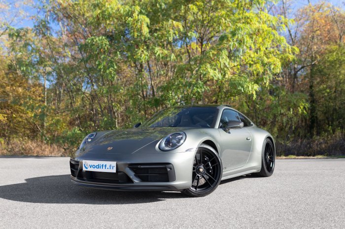 PORSCHE 992