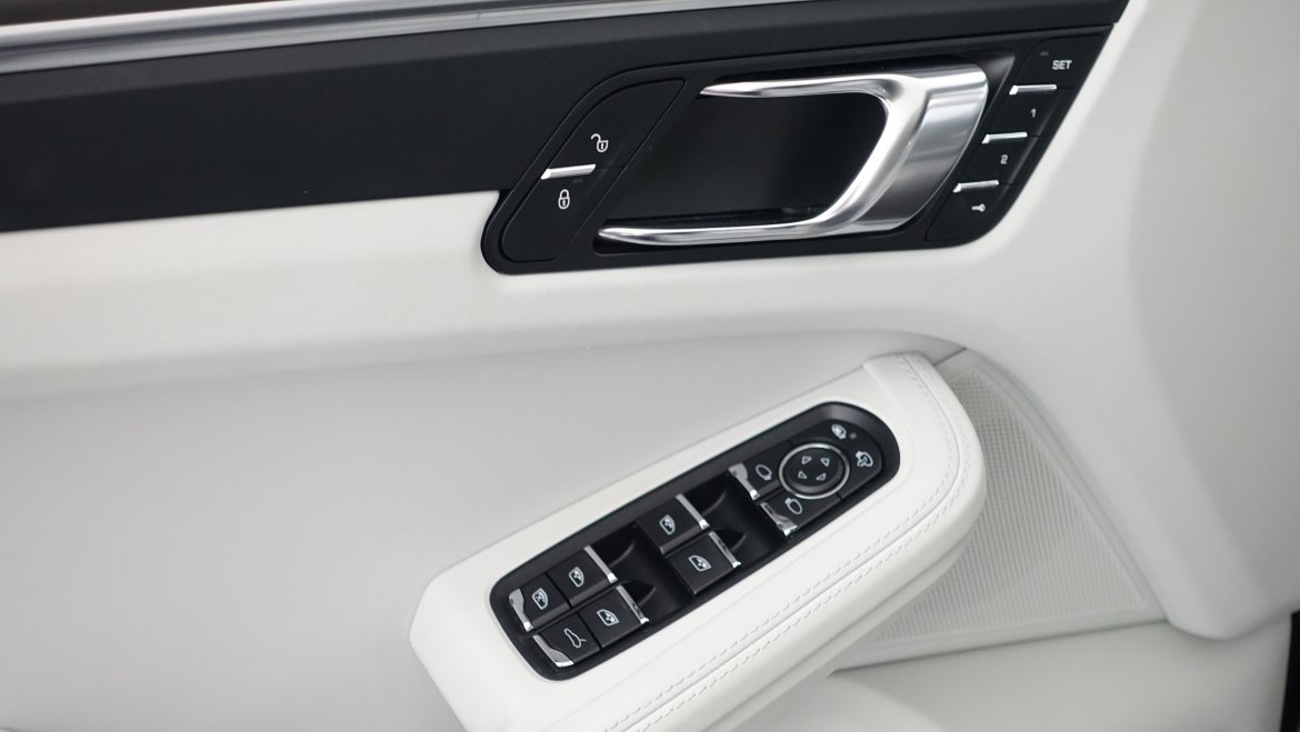 PORSCHE MACAN 2.0 L 252 CV PDK - photo 16