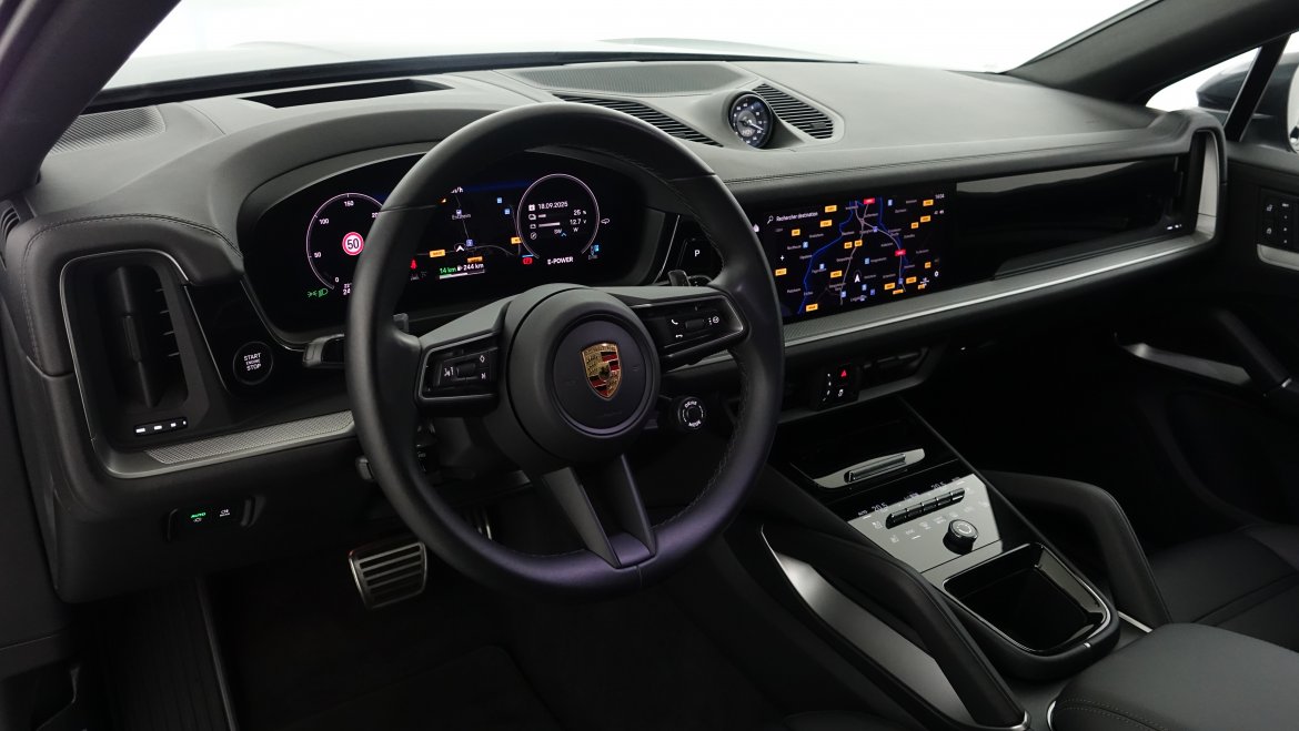 PORSCHE CAYENNE COUPE S E-HYBRID 519 CH - photo 11