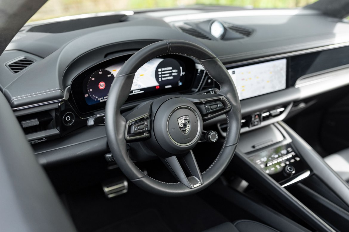 PORSCHE MACAN TURBO ELECTRIC 639 CH - photo 10