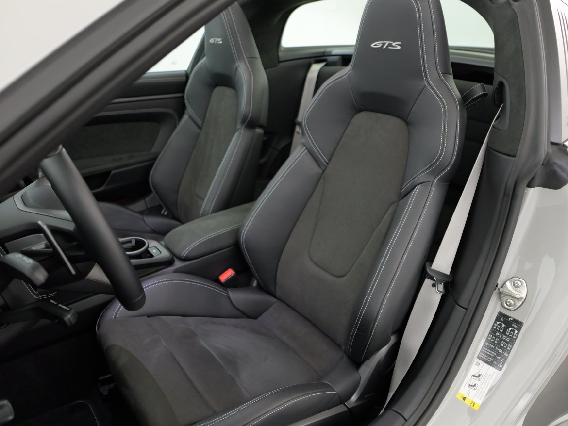 PORSCHE 992 TARGA 4 GTS 480 CH PDK - photo 17