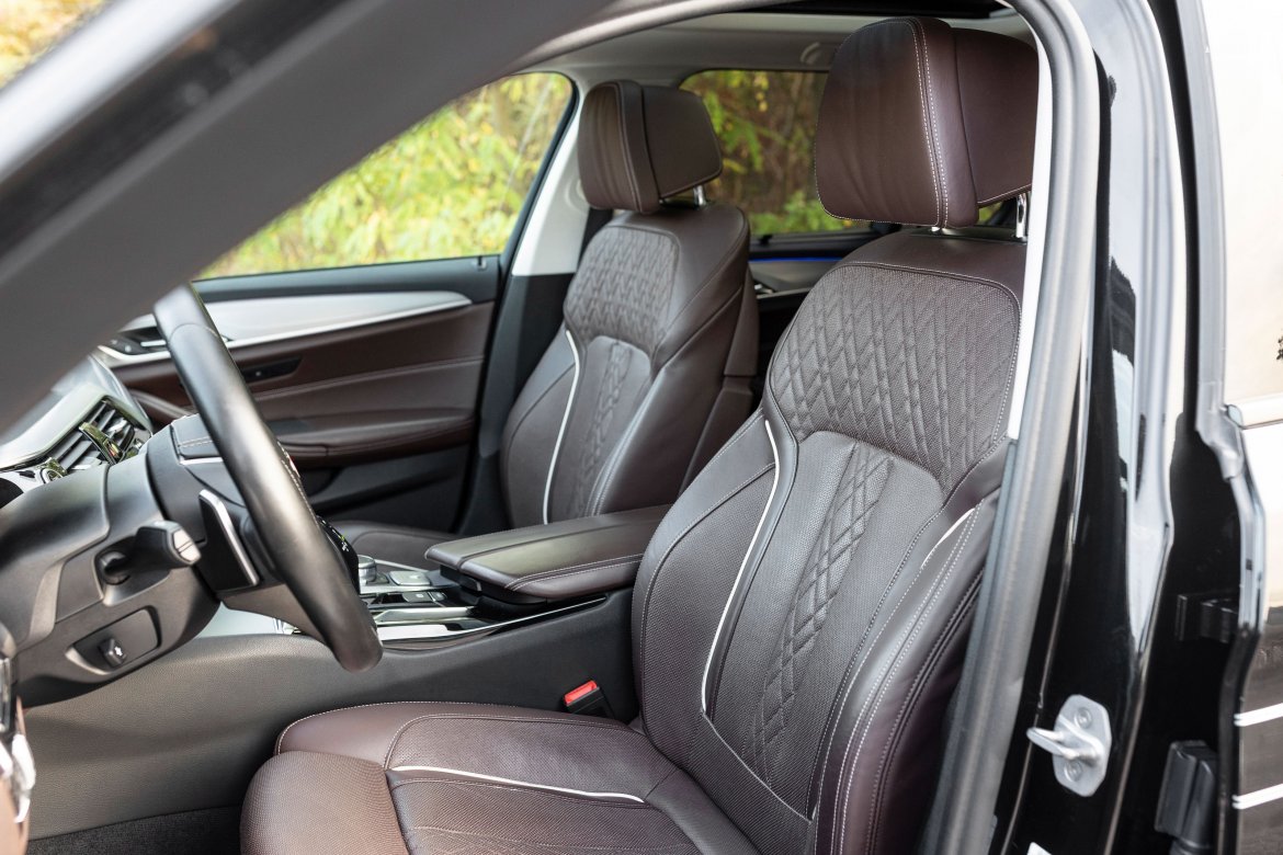  ALPINA B5 TOURING 608 CH  - photo 11