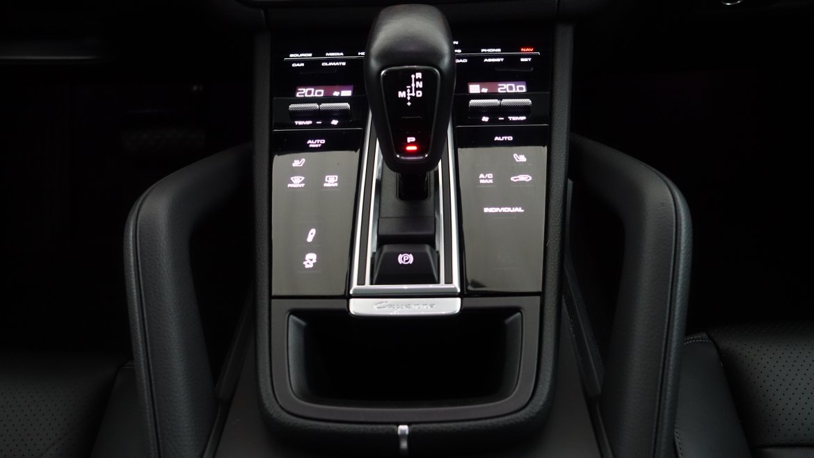 PORSCHE CAYENNE E-HYBRID COUPE PLATINUM EDITION 462 CH TIPTRONIC S - photo 15